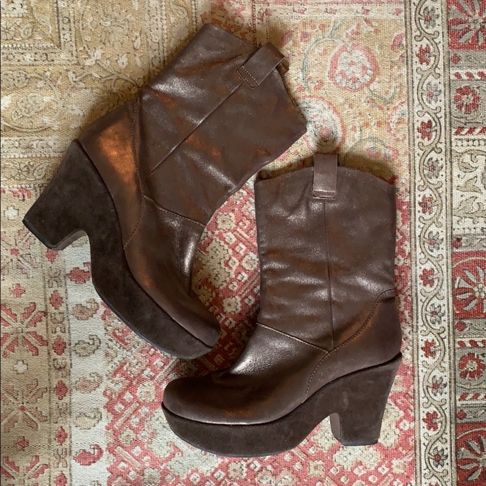 Metallic “Avis” platform boots by Kork Ease